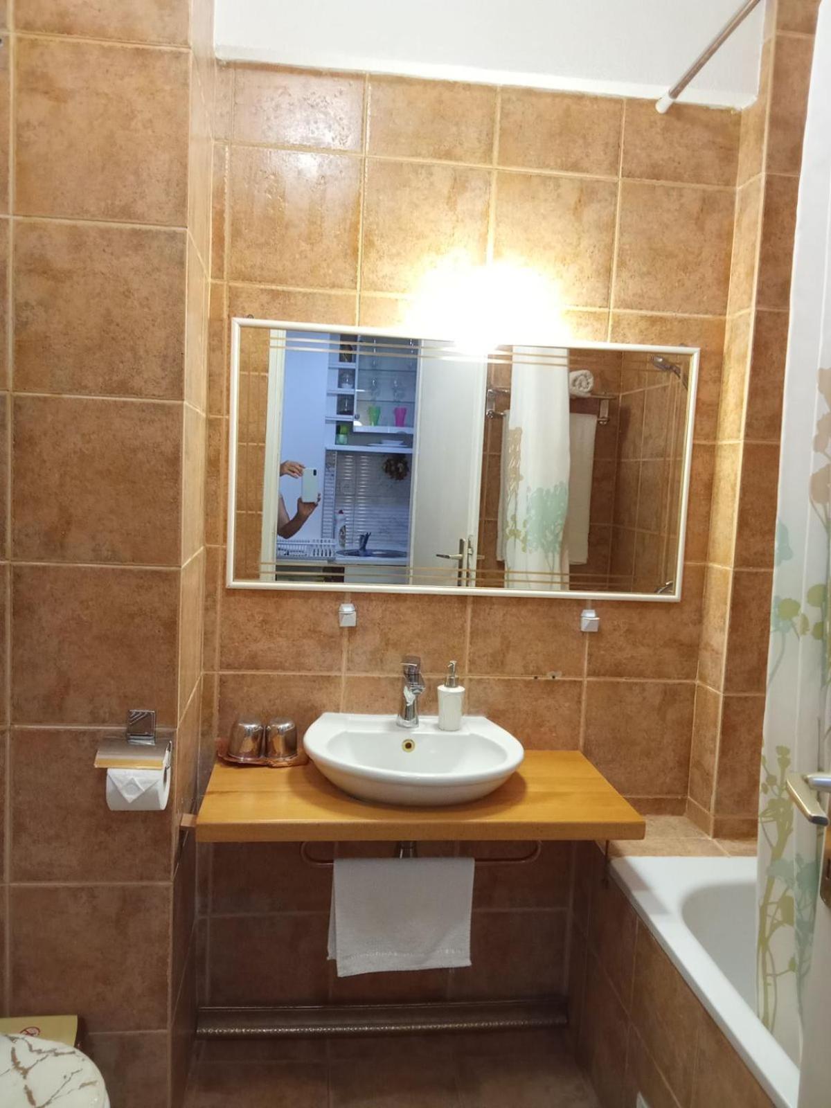 Central Lakeside Apartment أوهغيد المظهر الخارجي الصورة